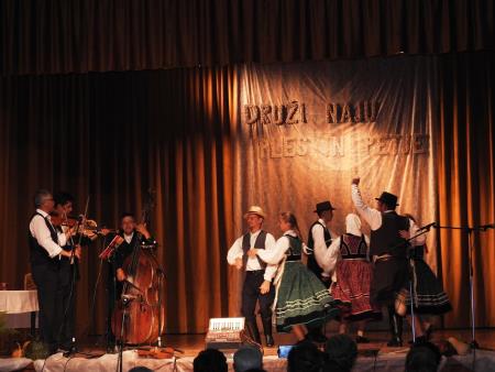 Prireditev Druži naju ples in petje z mednarodno udeležbo 23